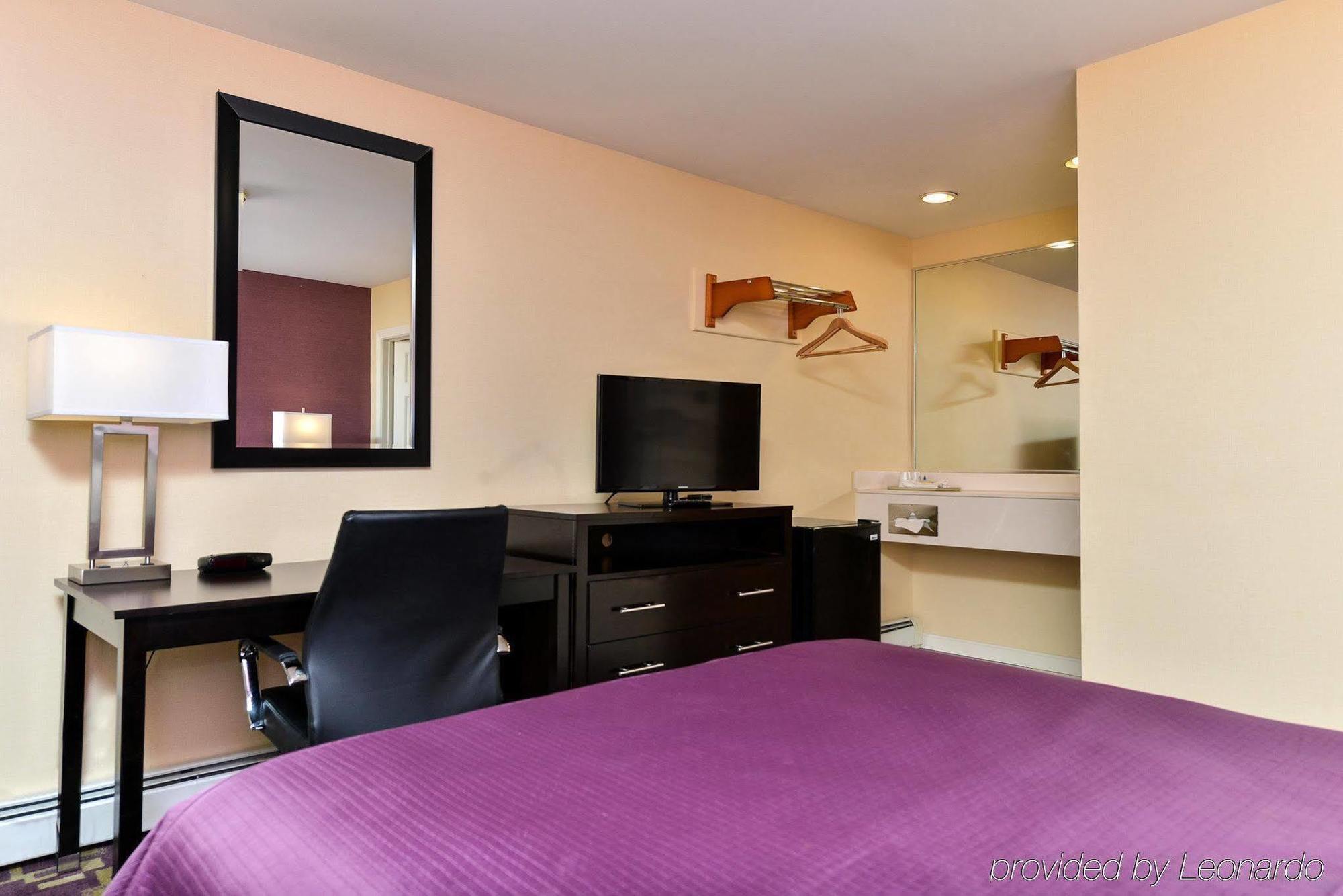 Americas Best Value Inn Providence-North Scituate Buitenkant foto