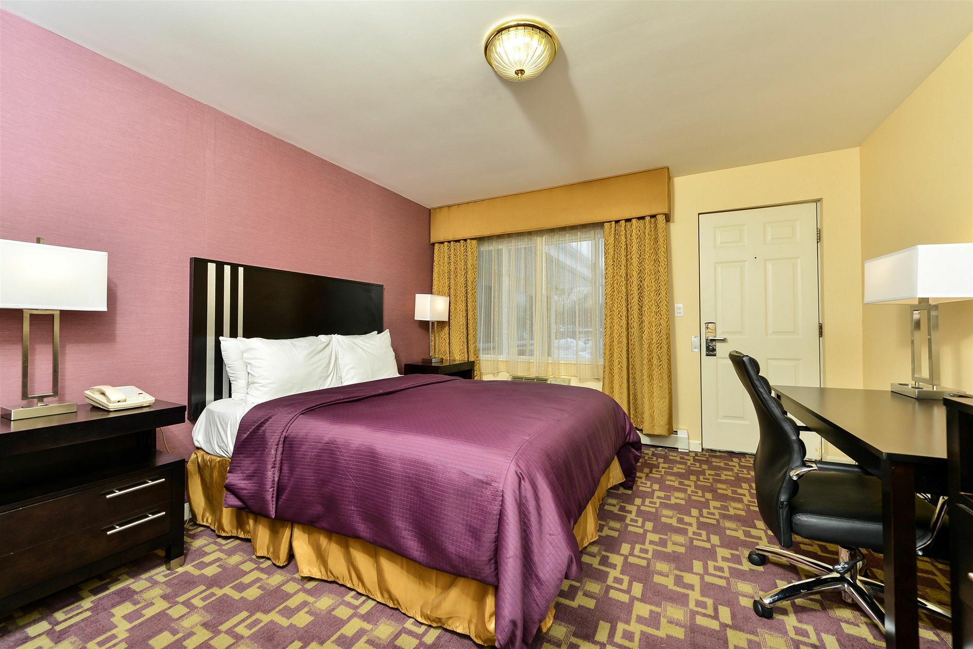 Americas Best Value Inn Providence-North Scituate Buitenkant foto